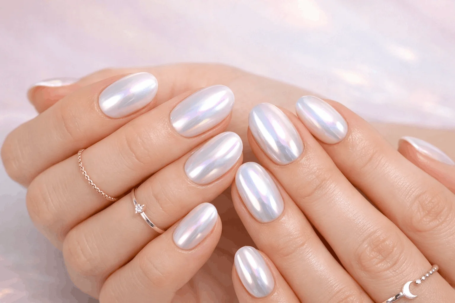 24 Trendy White Chrome Nails for Fashion Queens 2 Iridescent chrome nails with delicate rings