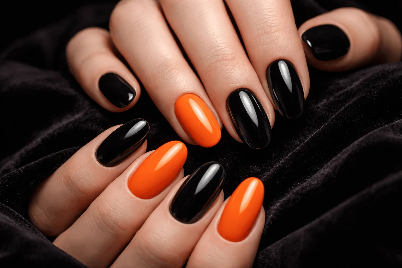 19 Simple Halloween Nails Anyone Can Try at Home 2 classic black and orange simple halloween nails design