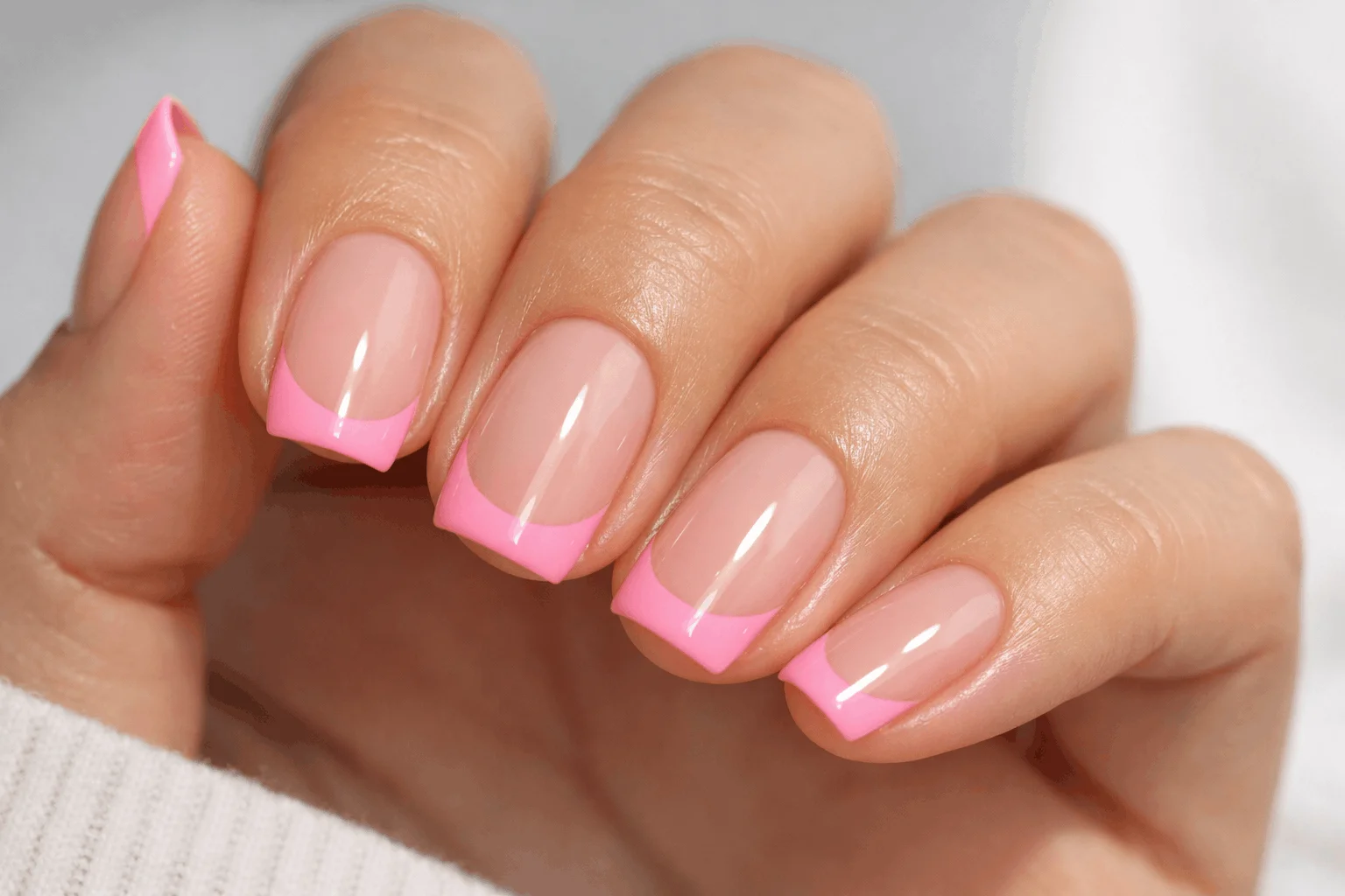 11 Pink Autumn Nails That Are Soft & Stunning 7 Pink French tip autumn nails design