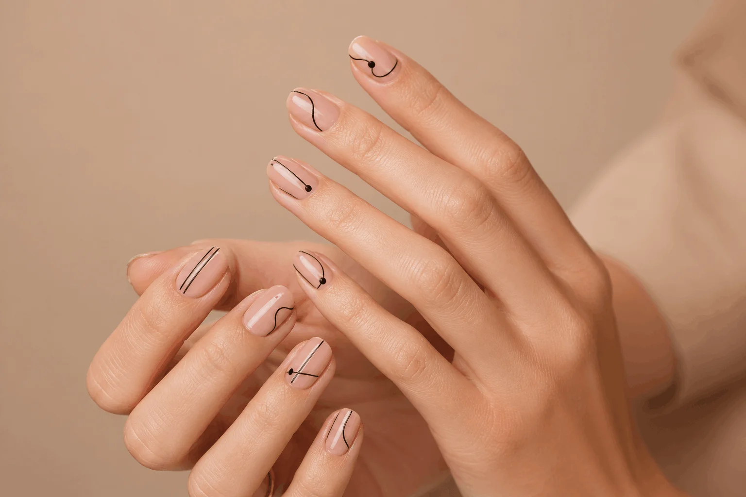 10 Minimalist Early Fall Nails You’ll Love Now 6 Minimal line art minimalist early fall nails design