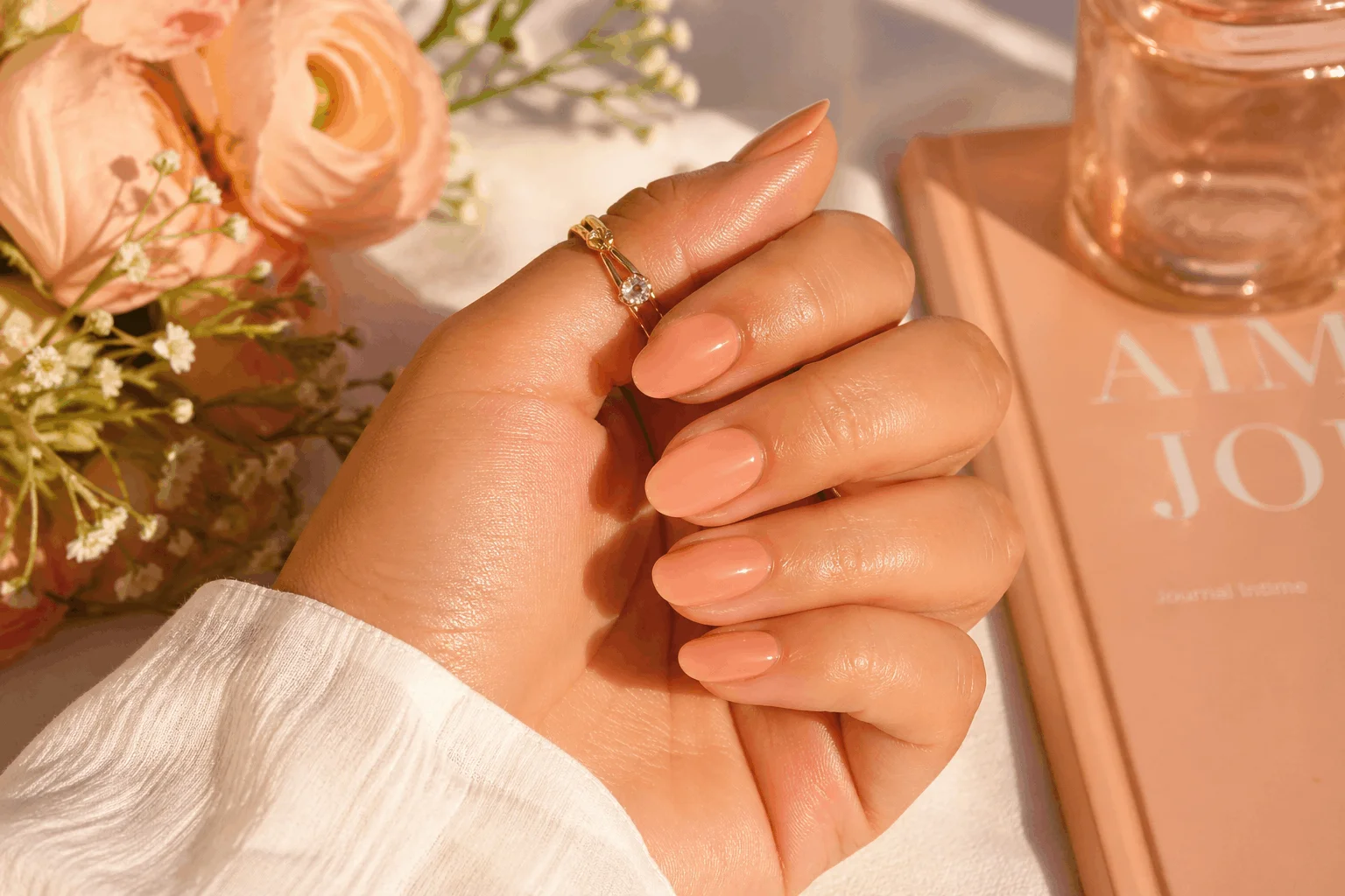 10 Nails That Go With Everything You’ll Love 10 Peach neutral nails that match everything