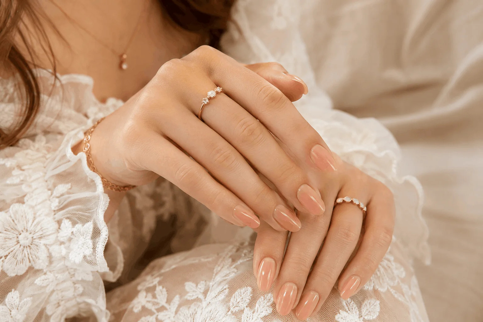 11 Summer Nail Colors Everyone Will Copy in 2026 10 Peachy nude elegant summer nails with glossy finish