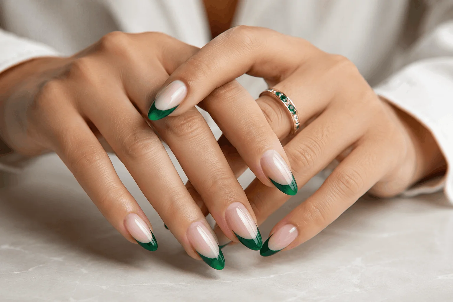 11 Green Winter Nails That Look Stunning This Season 4 Forest green nails with gold foil accents